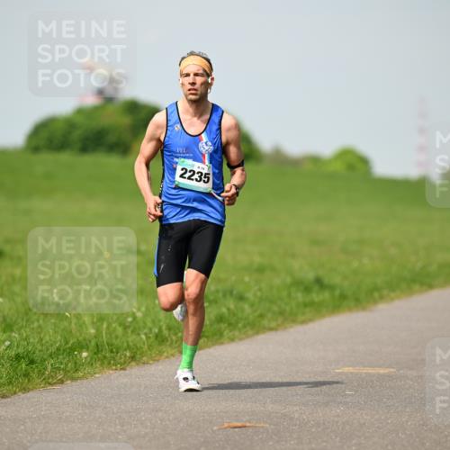 10.05.2026 - 8. Wedeler Halbmarathon Dr. Thomas Lammeyer http://msf.ph/oto/9692617 10.05.2026 11:16:03 Laufen 2235 meine-sportfotos.de