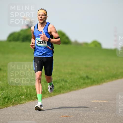 10.05.2026 - 8. Wedeler Halbmarathon Dr. Thomas Lammeyer http://msf.ph/oto/9692622 10.05.2026 11:16:03 Laufen 2235 meine-sportfotos.de