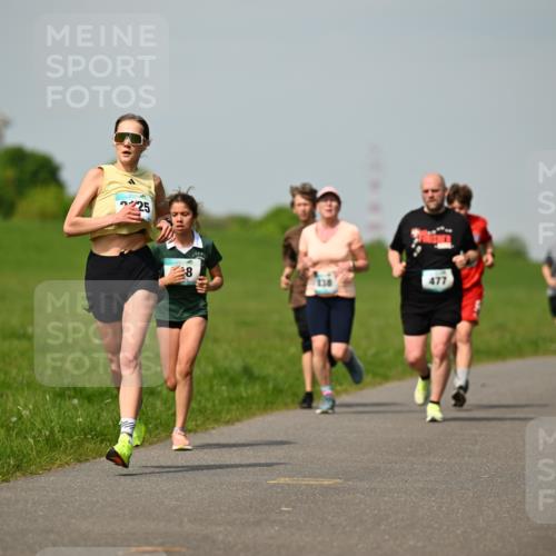 10.05.2026 - 8. Wedeler Halbmarathon Dr. Thomas Lammeyer http://msf.ph/oto/9692735 10.05.2026 11:16:20 Laufen 225, 477 meine-sportfotos.de