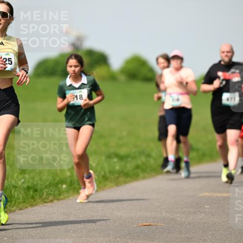 10.05.2026 - 8. Wedeler Halbmarathon Dr. Thomas Lammeyer http://msf.ph/oto/9692764 10.05.2026 11:16:22 Laufen  meine-sportfotos.de
