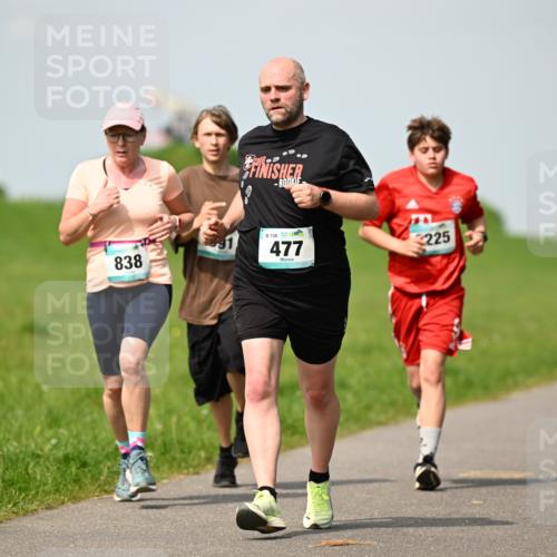 10.05.2026 - 8. Wedeler Halbmarathon Dr. Thomas Lammeyer http://msf.ph/oto/9692782 10.05.2026 11:16:24 Laufen 2016, 838, 136, 477, 225 meine-sportfotos.de