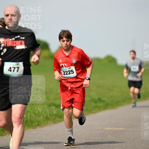 10.05.2026 - 8. Wedeler Halbmarathon Dr. Thomas Lammeyer http://msf.ph/oto/9692789 10.05.2026 11:16:25 Laufen 477, 2225 meine-sportfotos.de