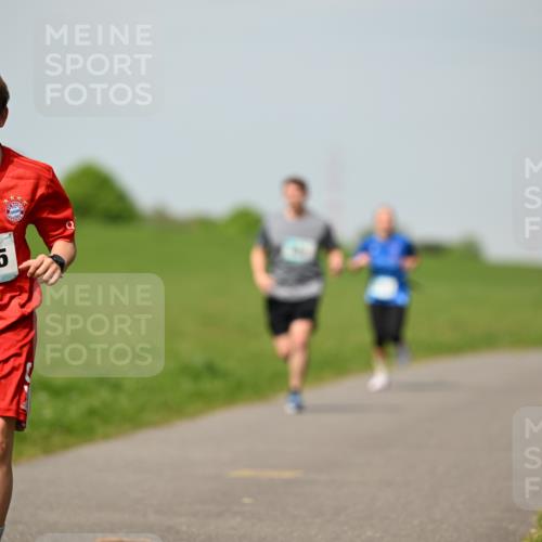 10.05.2026 - 8. Wedeler Halbmarathon Dr. Thomas Lammeyer http://msf.ph/oto/9692796 10.05.2026 11:16:26 Laufen 2225 meine-sportfotos.de