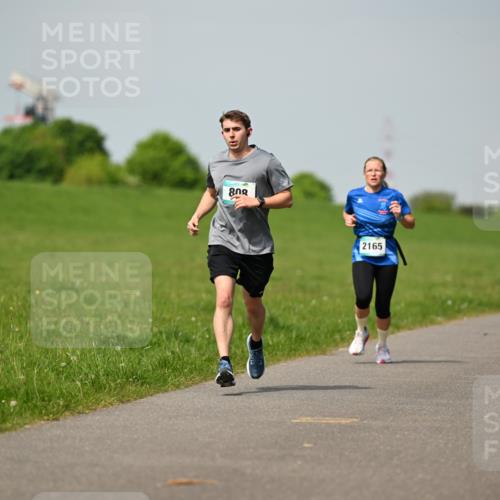 10.05.2026 - 8. Wedeler Halbmarathon Dr. Thomas Lammeyer http://msf.ph/oto/9692810 10.05.2026 11:16:28 Laufen 2165 meine-sportfotos.de