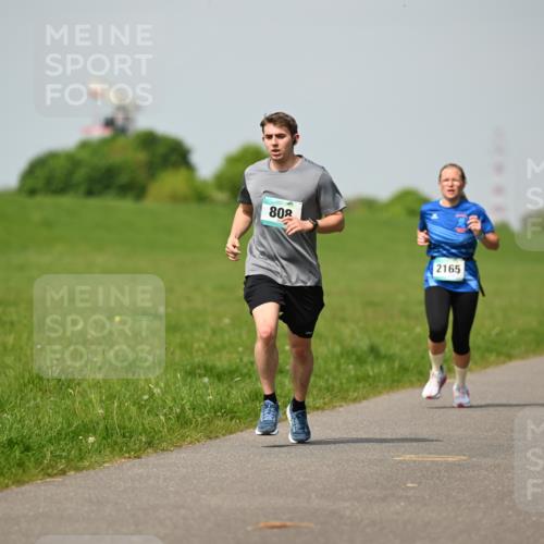 10.05.2026 - 8. Wedeler Halbmarathon Dr. Thomas Lammeyer http://msf.ph/oto/9692822 10.05.2026 11:16:29 Laufen 2165 meine-sportfotos.de