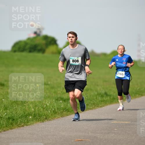 10.05.2026 - 8. Wedeler Halbmarathon Dr. Thomas Lammeyer http://msf.ph/oto/9692824 10.05.2026 11:16:29 Laufen 808, 2165 meine-sportfotos.de