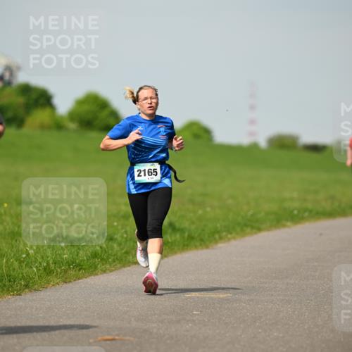10.05.2026 - 8. Wedeler Halbmarathon Dr. Thomas Lammeyer http://msf.ph/oto/9692846 10.05.2026 11:16:30 Laufen 808, 2165 meine-sportfotos.de