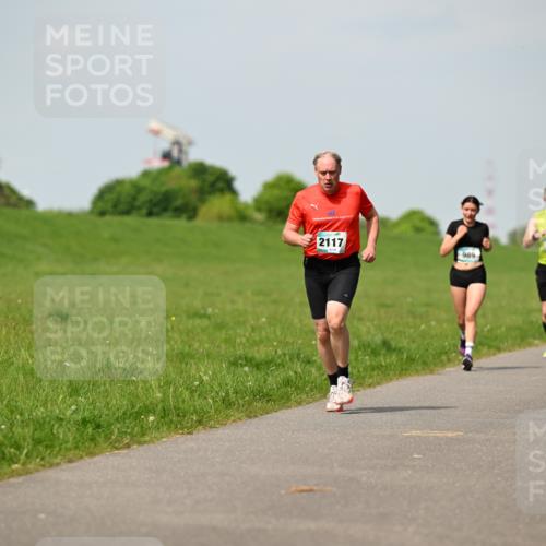 10.05.2026 - 8. Wedeler Halbmarathon Dr. Thomas Lammeyer http://msf.ph/oto/9692875 10.05.2026 11:16:40 Laufen 2117, 989, 102 meine-sportfotos.de