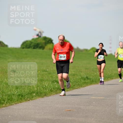 10.05.2026 - 8. Wedeler Halbmarathon Dr. Thomas Lammeyer http://msf.ph/oto/9692889 10.05.2026 11:16:40 Laufen 2117, 989, 1647 meine-sportfotos.de