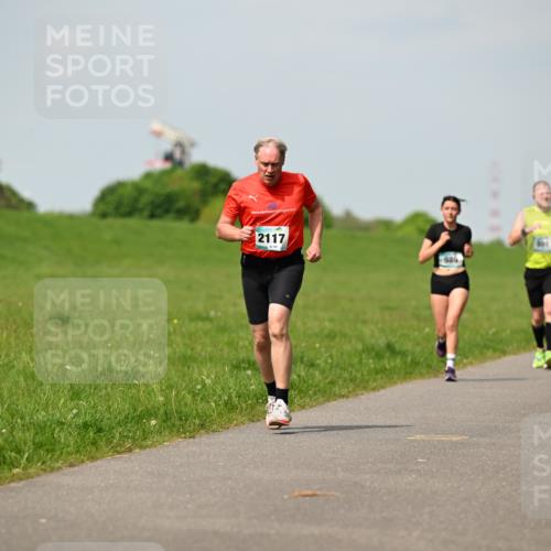 10.05.2026 - 8. Wedeler Halbmarathon Dr. Thomas Lammeyer http://msf.ph/oto/9692891 10.05.2026 11:16:41 Laufen 2117, 989 meine-sportfotos.de