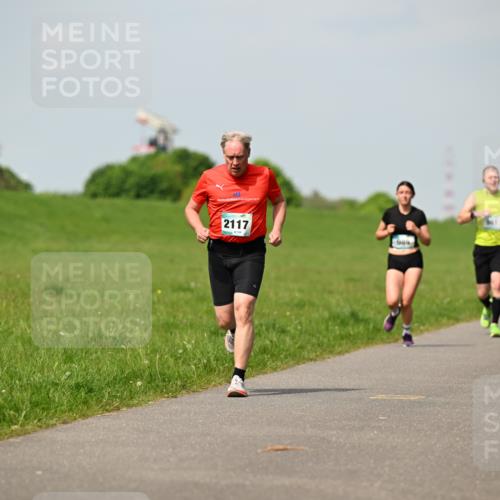 10.05.2026 - 8. Wedeler Halbmarathon Dr. Thomas Lammeyer http://msf.ph/oto/9692894 10.05.2026 11:16:41 Laufen 2117 meine-sportfotos.de