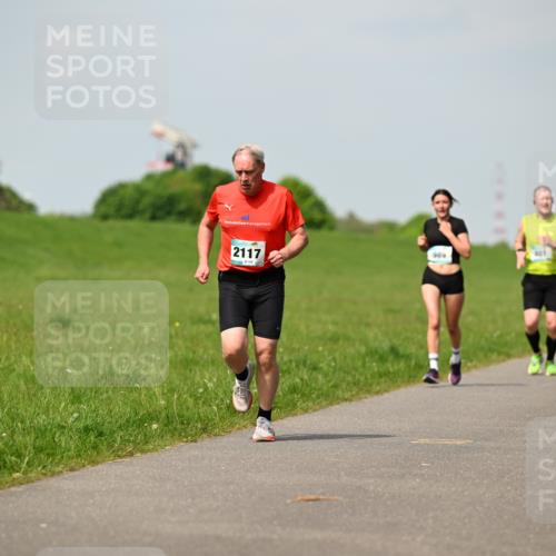 10.05.2026 - 8. Wedeler Halbmarathon Dr. Thomas Lammeyer http://msf.ph/oto/9692897 10.05.2026 11:16:41 Laufen 2117, 989, 201 meine-sportfotos.de