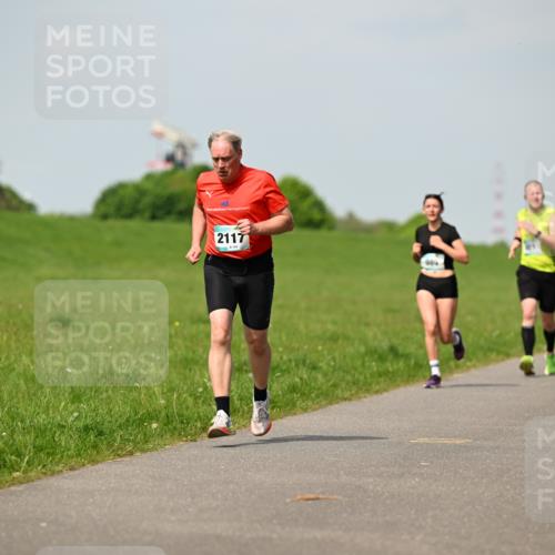 10.05.2026 - 8. Wedeler Halbmarathon Dr. Thomas Lammeyer http://msf.ph/oto/9692900 10.05.2026 11:16:41 Laufen 2117, 1867 meine-sportfotos.de