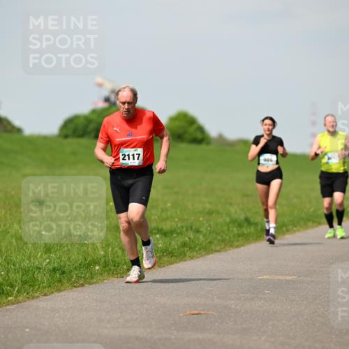 10.05.2026 - 8. Wedeler Halbmarathon Dr. Thomas Lammeyer http://msf.ph/oto/9692904 10.05.2026 11:16:41 Laufen 2117, 989 meine-sportfotos.de