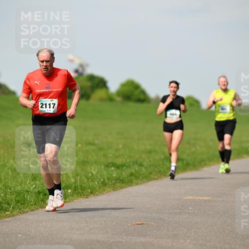 10.05.2026 - 8. Wedeler Halbmarathon Dr. Thomas Lammeyer http://msf.ph/oto/9692916 10.05.2026 11:16:42 Laufen 2117, 124 meine-sportfotos.de