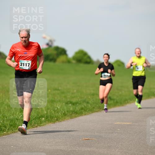 10.05.2026 - 8. Wedeler Halbmarathon Dr. Thomas Lammeyer http://msf.ph/oto/9692919 10.05.2026 11:16:42 Laufen 2117 meine-sportfotos.de