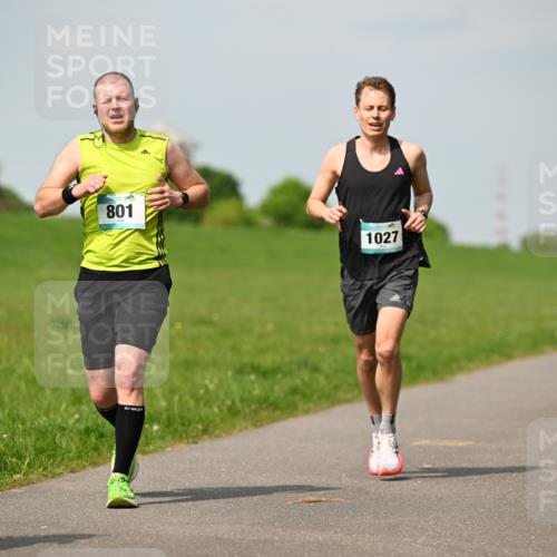 10.05.2026 - 8. Wedeler Halbmarathon Dr. Thomas Lammeyer http://msf.ph/oto/9692997 10.05.2026 11:16:47 Laufen 801, 1027 meine-sportfotos.de