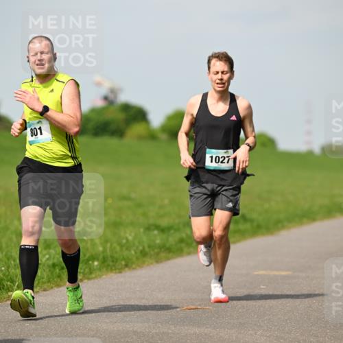 10.05.2026 - 8. Wedeler Halbmarathon Dr. Thomas Lammeyer http://msf.ph/oto/9693002 10.05.2026 11:16:48 Laufen 801, 1027 meine-sportfotos.de
