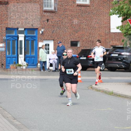 10.05.2026 - 8. Wedeler Halbmarathon Andreas Tolksdorf http://msf.ph/oto/9693005 10.05.2026 10:17:45 Laufen 47831, 839, 691 meine-sportfotos.de
