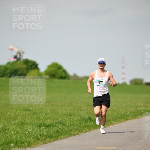 10.05.2026 - 8. Wedeler Halbmarathon Dr. Thomas Lammeyer http://msf.ph/oto/9693023 10.05.2026 11:17:04 Laufen 521 meine-sportfotos.de