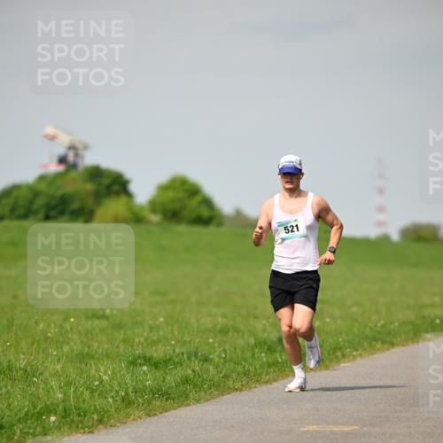 10.05.2026 - 8. Wedeler Halbmarathon Dr. Thomas Lammeyer http://msf.ph/oto/9693030 10.05.2026 11:17:04 Laufen 521 meine-sportfotos.de