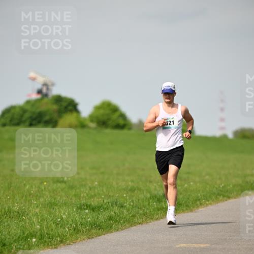 10.05.2026 - 8. Wedeler Halbmarathon Dr. Thomas Lammeyer http://msf.ph/oto/9693033 10.05.2026 11:17:04 Laufen 521 meine-sportfotos.de