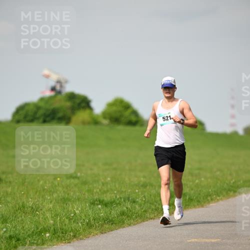 10.05.2026 - 8. Wedeler Halbmarathon Dr. Thomas Lammeyer http://msf.ph/oto/9693042 10.05.2026 11:17:05 Laufen 521 meine-sportfotos.de