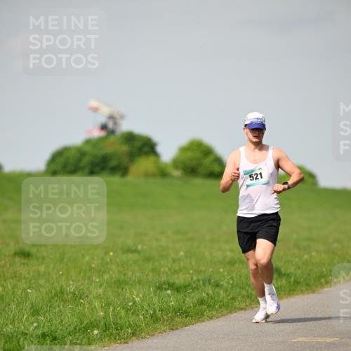 10.05.2026 - 8. Wedeler Halbmarathon Dr. Thomas Lammeyer http://msf.ph/oto/9693044 10.05.2026 11:17:05 Laufen 521 meine-sportfotos.de