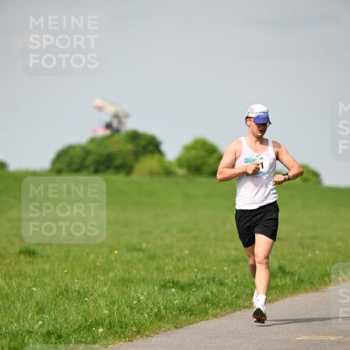 10.05.2026 - 8. Wedeler Halbmarathon Dr. Thomas Lammeyer http://msf.ph/oto/9693046 10.05.2026 11:17:05 Laufen  meine-sportfotos.de