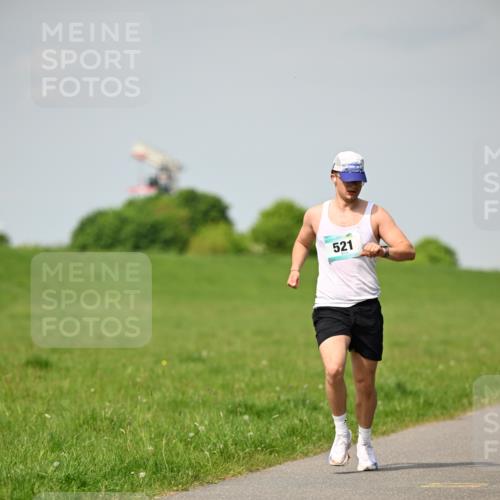 10.05.2026 - 8. Wedeler Halbmarathon Dr. Thomas Lammeyer http://msf.ph/oto/9693048 10.05.2026 11:17:05 Laufen 521 meine-sportfotos.de