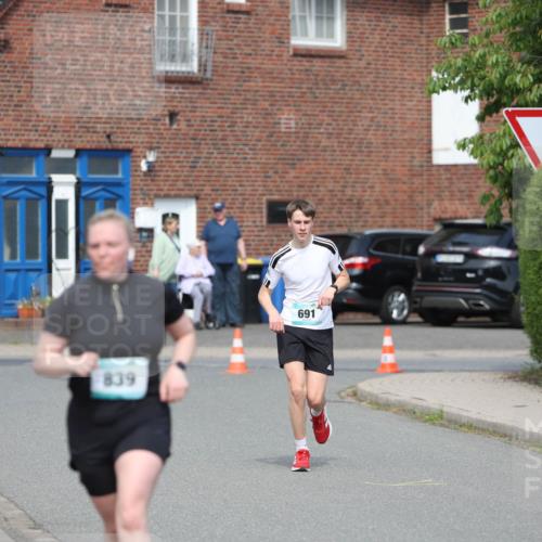 10.05.2026 - 8. Wedeler Halbmarathon Andreas Tolksdorf http://msf.ph/oto/9693053 10.05.2026 10:17:48 Laufen 475, 839, 691 meine-sportfotos.de