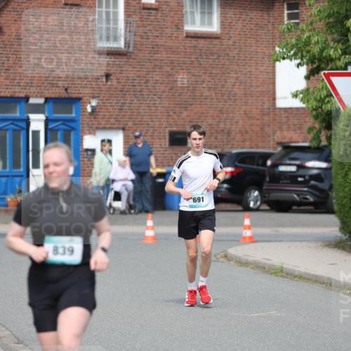 10.05.2026 - 8. Wedeler Halbmarathon Andreas Tolksdorf http://msf.ph/oto/9693056 10.05.2026 10:17:48 Laufen 475, 839, 691 meine-sportfotos.de