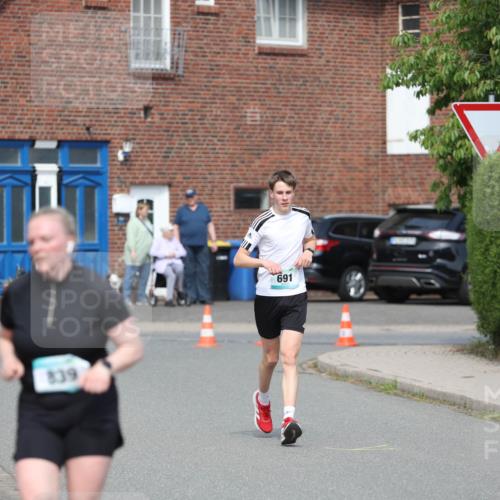 10.05.2026 - 8. Wedeler Halbmarathon Andreas Tolksdorf http://msf.ph/oto/9693060 10.05.2026 10:17:49 Laufen 475, 839, 691 meine-sportfotos.de