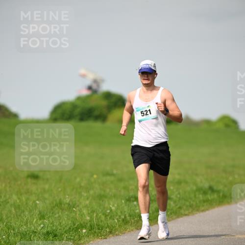 10.05.2026 - 8. Wedeler Halbmarathon Dr. Thomas Lammeyer http://msf.ph/oto/9693064 10.05.2026 11:17:06 Laufen 521 meine-sportfotos.de