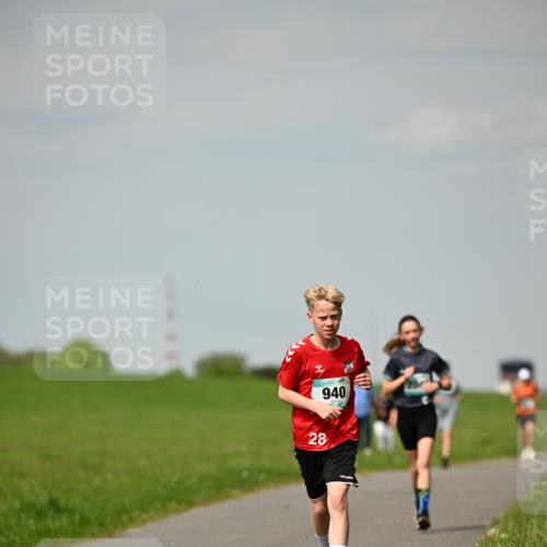 10.05.2026 - 8. Wedeler Halbmarathon Dr. Thomas Lammeyer http://msf.ph/oto/9693093 10.05.2026 11:17:15 Laufen 940 meine-sportfotos.de