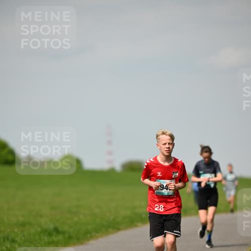 10.05.2026 - 8. Wedeler Halbmarathon Dr. Thomas Lammeyer http://msf.ph/oto/9693103 10.05.2026 11:17:16 Laufen  meine-sportfotos.de