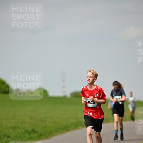 10.05.2026 - 8. Wedeler Halbmarathon Dr. Thomas Lammeyer http://msf.ph/oto/9693106 10.05.2026 11:17:16 Laufen 940 meine-sportfotos.de