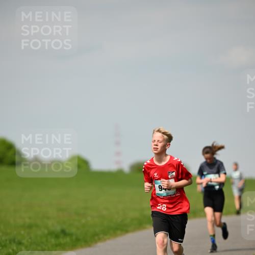 10.05.2026 - 8. Wedeler Halbmarathon Dr. Thomas Lammeyer http://msf.ph/oto/9693108 10.05.2026 11:17:16 Laufen  meine-sportfotos.de