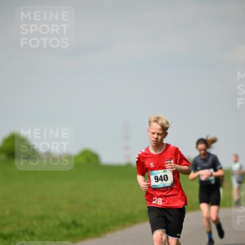 10.05.2026 - 8. Wedeler Halbmarathon Dr. Thomas Lammeyer http://msf.ph/oto/9693124 10.05.2026 11:17:17 Laufen 940 meine-sportfotos.de