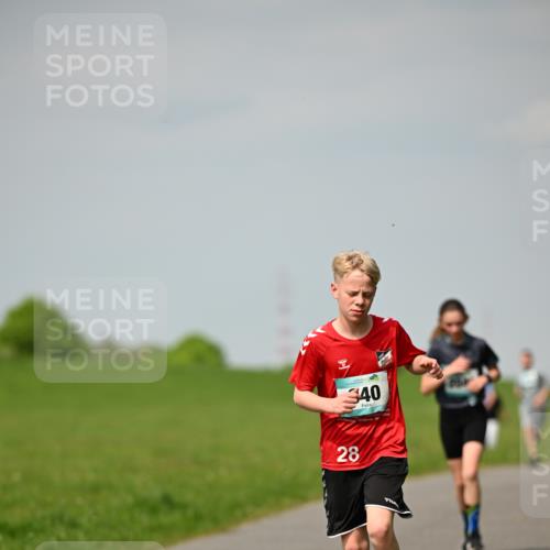 10.05.2026 - 8. Wedeler Halbmarathon Dr. Thomas Lammeyer http://msf.ph/oto/9693128 10.05.2026 11:17:17 Laufen 340 meine-sportfotos.de