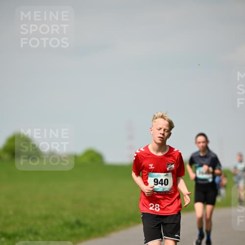 10.05.2026 - 8. Wedeler Halbmarathon Dr. Thomas Lammeyer http://msf.ph/oto/9693130 10.05.2026 11:17:17 Laufen 940 meine-sportfotos.de