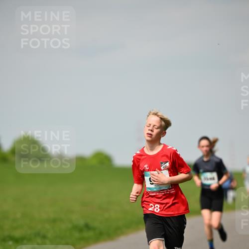 10.05.2026 - 8. Wedeler Halbmarathon Dr. Thomas Lammeyer http://msf.ph/oto/9693134 10.05.2026 11:17:18 Laufen  meine-sportfotos.de