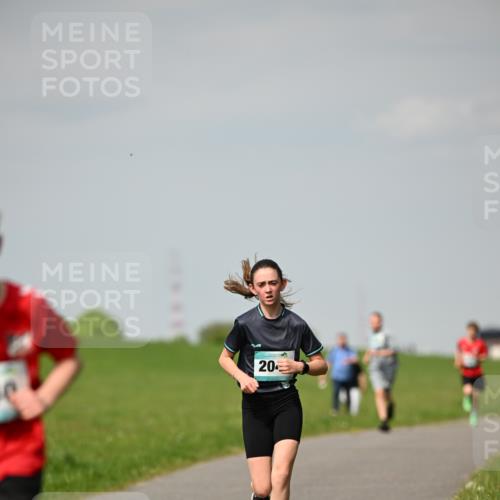 10.05.2026 - 8. Wedeler Halbmarathon Dr. Thomas Lammeyer http://msf.ph/oto/9693150 10.05.2026 11:17:19 Laufen  meine-sportfotos.de