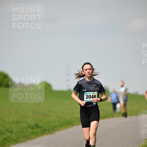 10.05.2026 - 8. Wedeler Halbmarathon Dr. Thomas Lammeyer http://msf.ph/oto/9693161 10.05.2026 11:17:20 Laufen 2046 meine-sportfotos.de