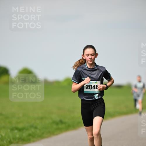 10.05.2026 - 8. Wedeler Halbmarathon Dr. Thomas Lammeyer http://msf.ph/oto/9693180 10.05.2026 11:17:21 Laufen 2046 meine-sportfotos.de
