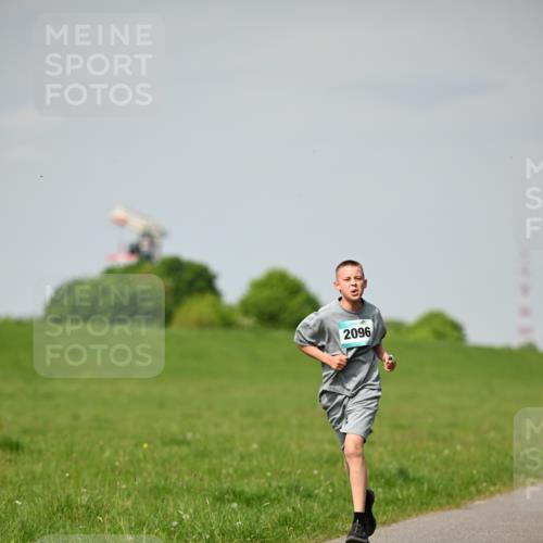 10.05.2026 - 8. Wedeler Halbmarathon Dr. Thomas Lammeyer http://msf.ph/oto/9693206 10.05.2026 11:17:29 Laufen 2096 meine-sportfotos.de