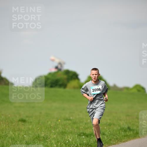 10.05.2026 - 8. Wedeler Halbmarathon Dr. Thomas Lammeyer http://msf.ph/oto/9693218 10.05.2026 11:17:29 Laufen 2096 meine-sportfotos.de