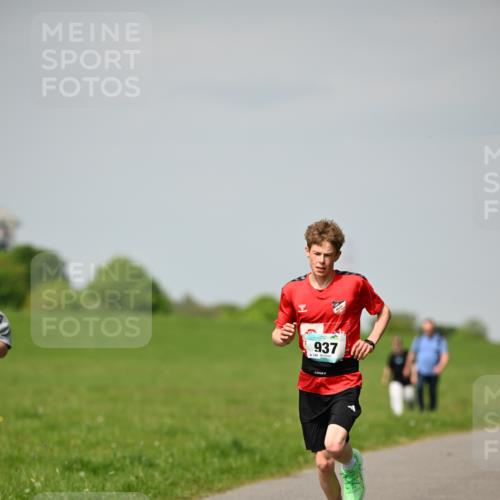 10.05.2026 - 8. Wedeler Halbmarathon Dr. Thomas Lammeyer http://msf.ph/oto/9693234 10.05.2026 11:17:31 Laufen 937 meine-sportfotos.de