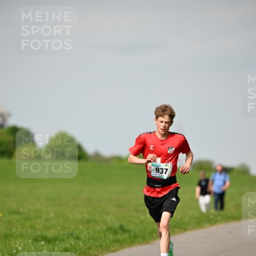 10.05.2026 - 8. Wedeler Halbmarathon Dr. Thomas Lammeyer http://msf.ph/oto/9693236 10.05.2026 11:17:31 Laufen 937 meine-sportfotos.de