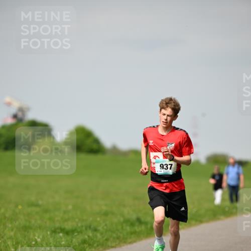 10.05.2026 - 8. Wedeler Halbmarathon Dr. Thomas Lammeyer http://msf.ph/oto/9693240 10.05.2026 11:17:31 Laufen 937, 140 meine-sportfotos.de